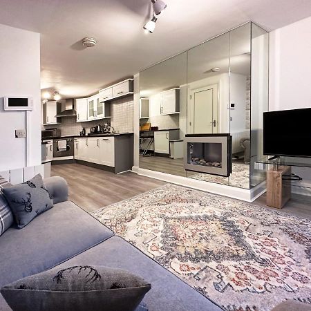 Chic Apartment In Mayfair Londra Dış mekan fotoğraf