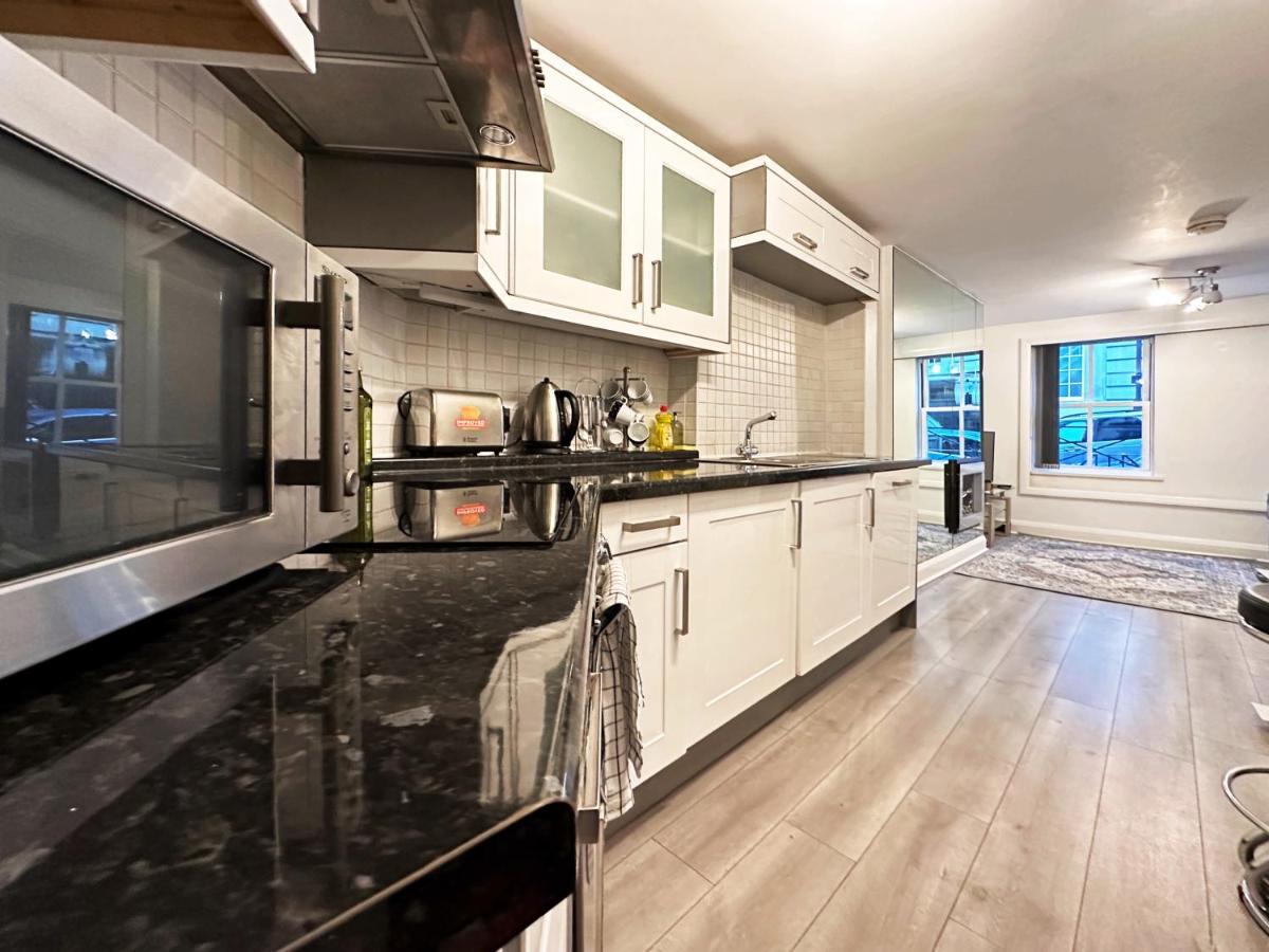 Chic Apartment In Mayfair Londra Dış mekan fotoğraf