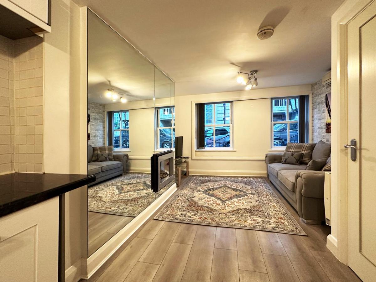 Chic Apartment In Mayfair Londra Dış mekan fotoğraf